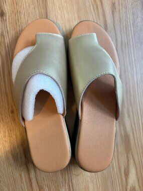 NWOT Women’s Gold Orthopedic Bunion Correction Sandals | Brand New | Size 37